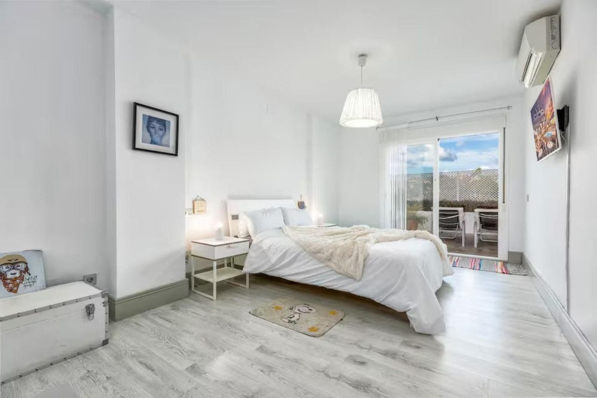 Apartamento de planta media en Nueva Andalucía, Nueva Andalucía, 8/12