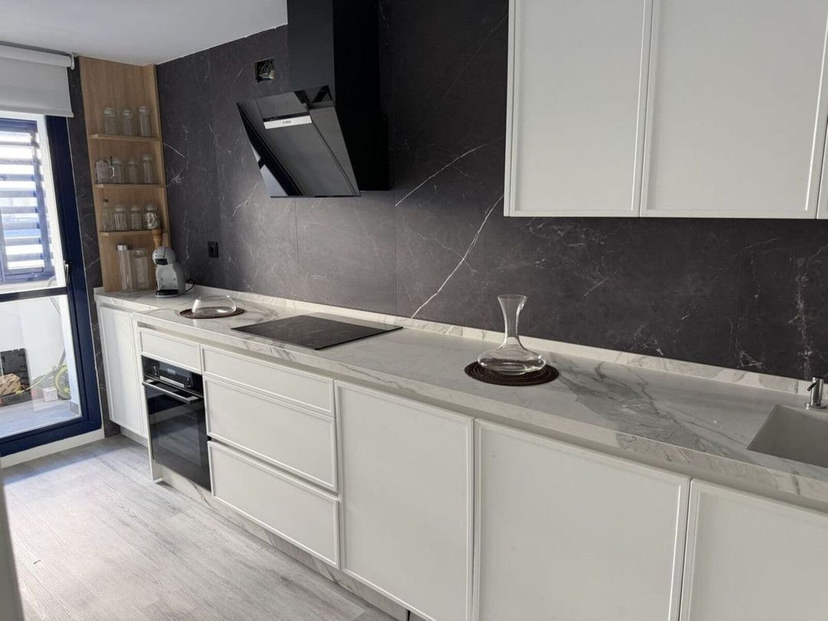 Middle Floor Apartment in Estepona, Estepona, 7/12