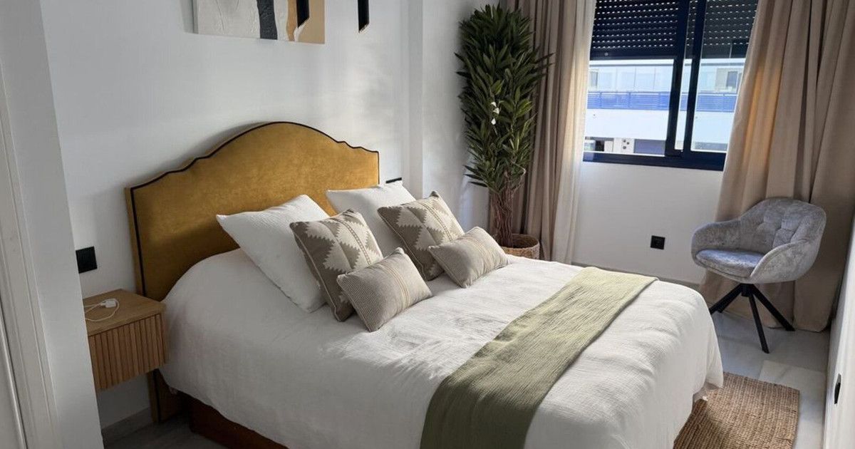 Middle Floor Apartment in Estepona, Estepona, 8/12