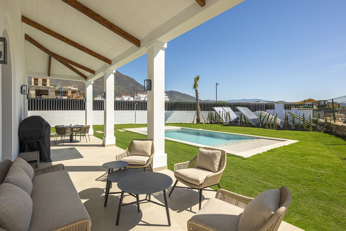 Wolnostojąca willa w Estepona, Estepona, 6/12