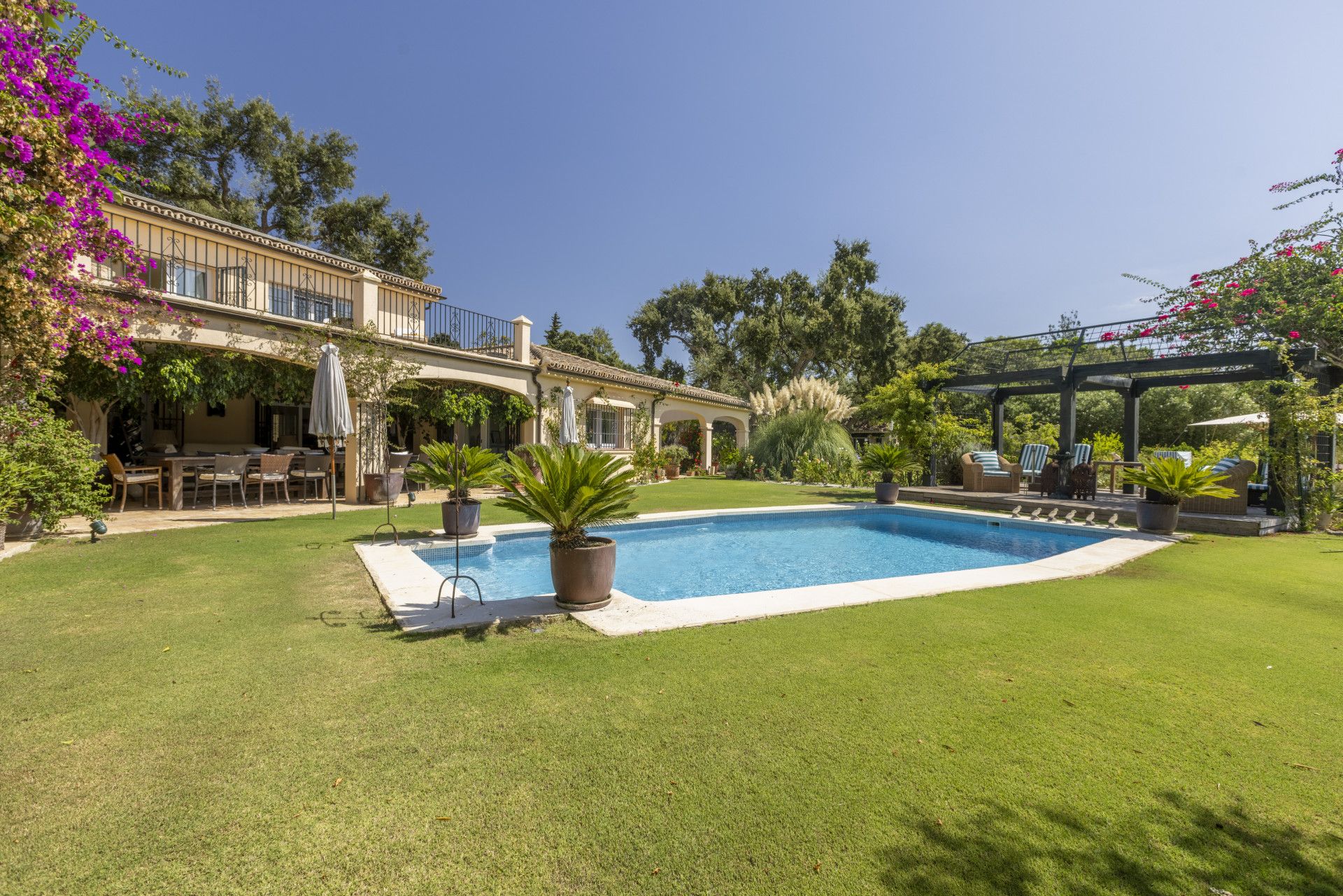 Вилла в Sotogrande, Zona E, Sotogrande, 1/12