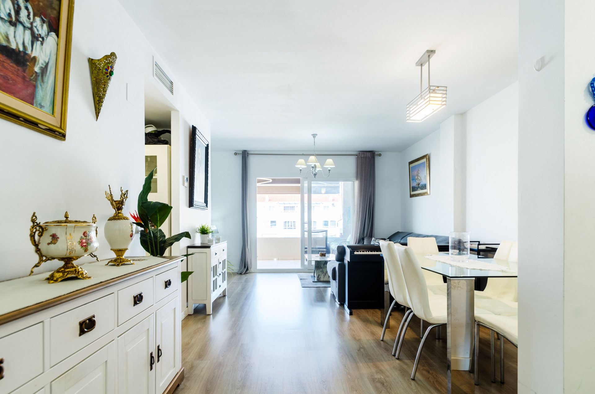 Apartment in Nueva Andalucia, La Campana, Nueva Andalucia, 8/12