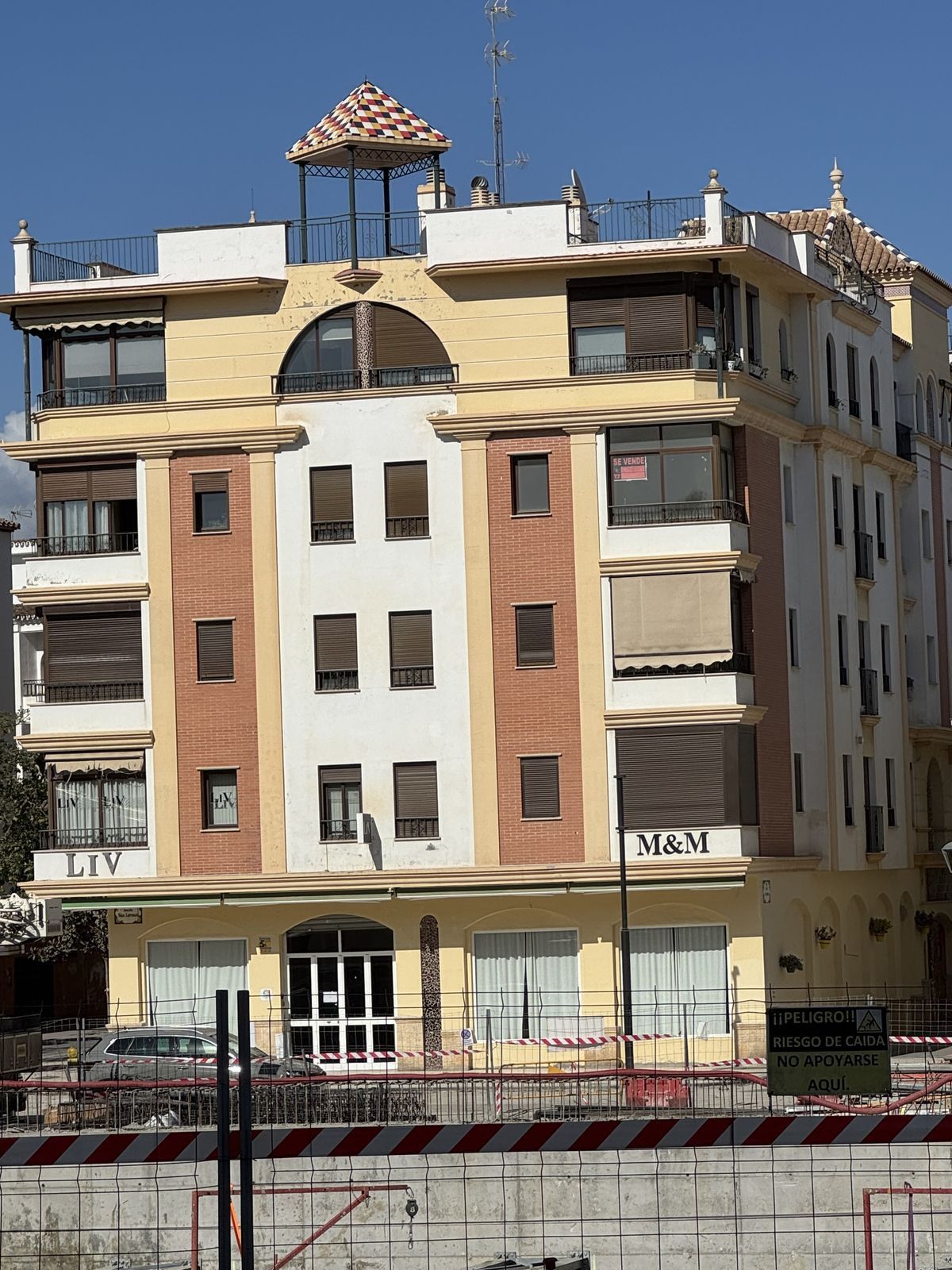 Middle Floor Apartment in Estepona, Estepona, 1/12