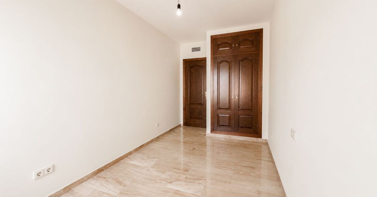 Middle Floor Apartment in Estepona, Estepona, 11/12