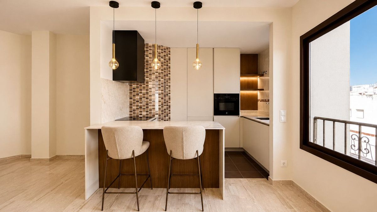 Middle Floor Apartment in Estepona, Estepona, 3/12