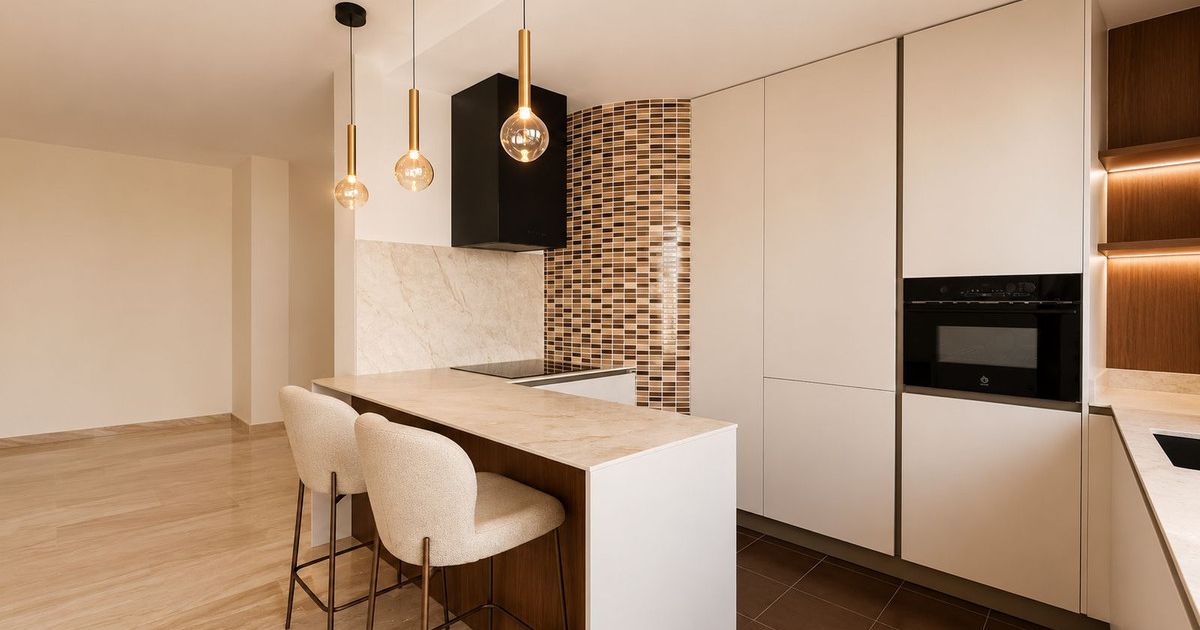Middle Floor Apartment in Estepona, Estepona, 4/12