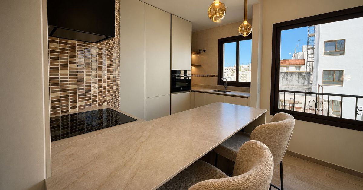 Middle Floor Apartment in Estepona, Estepona, 5/12