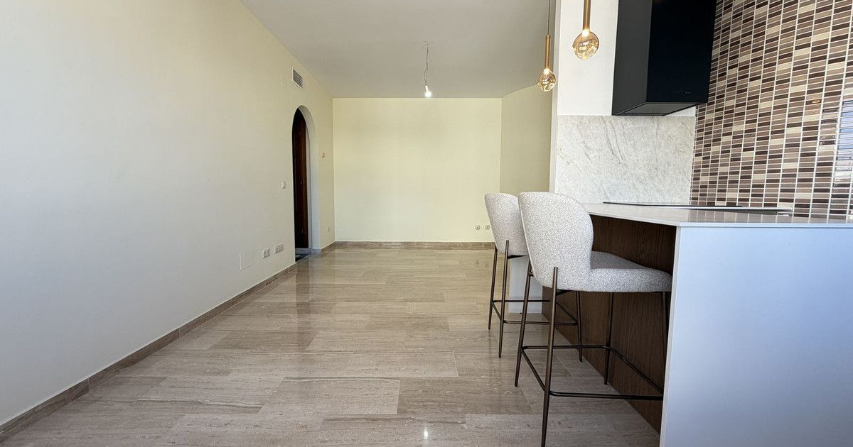 Middle Floor Apartment in Estepona, Estepona, 7/12