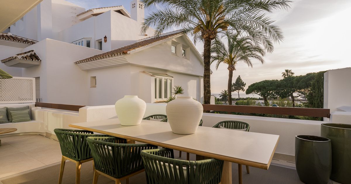 Apartment in Marbella East, Los Monteros Palm Beach, Marbella East, 1/12