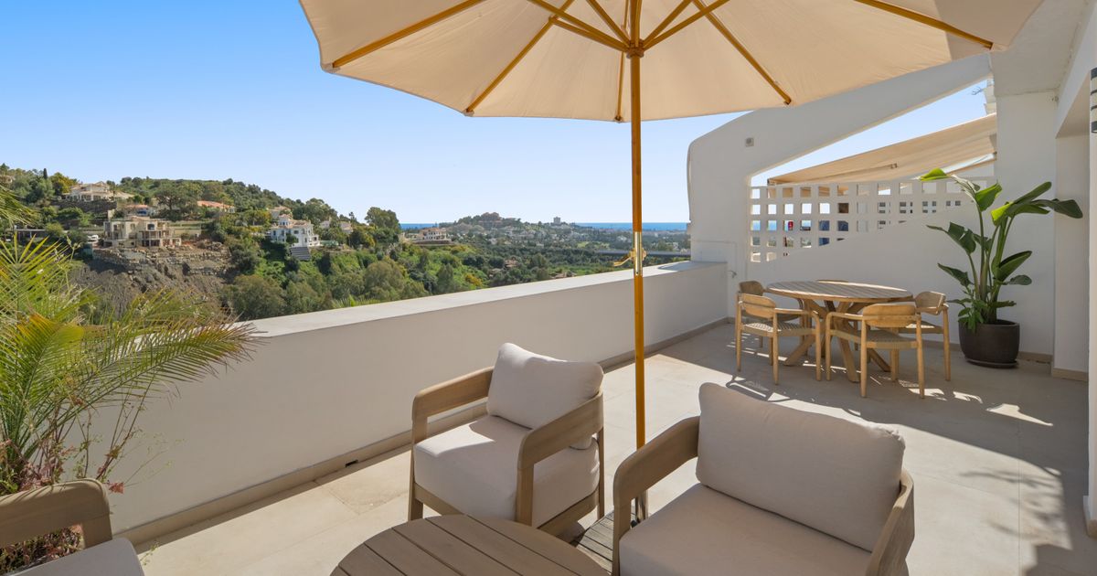 Apartment in Benahavis, La Quinta, Benahavis, 1/12