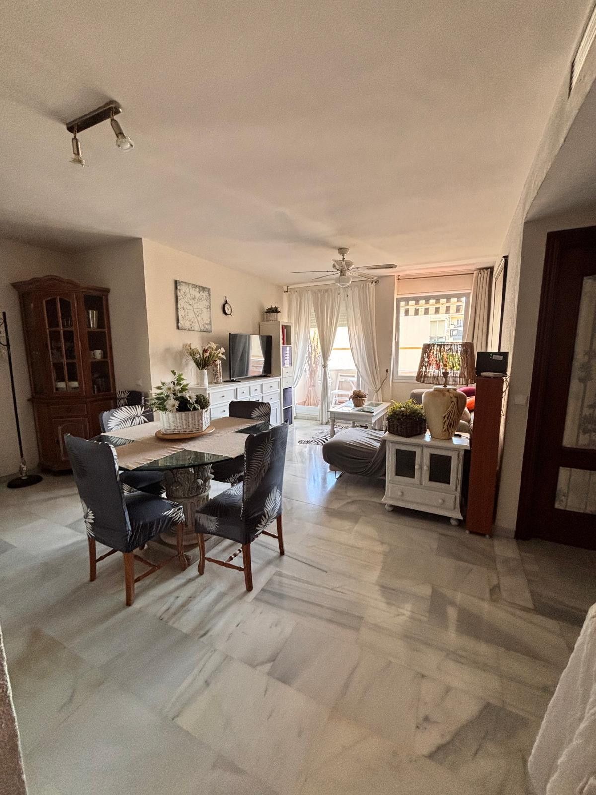 Lägenhet på mellanvåningen i Marbella, Marbella, 9/12