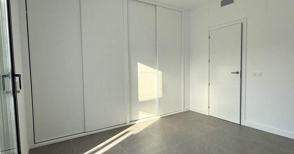 Gelijkvloers appartement in El Faro, El Chaparral, 12/12