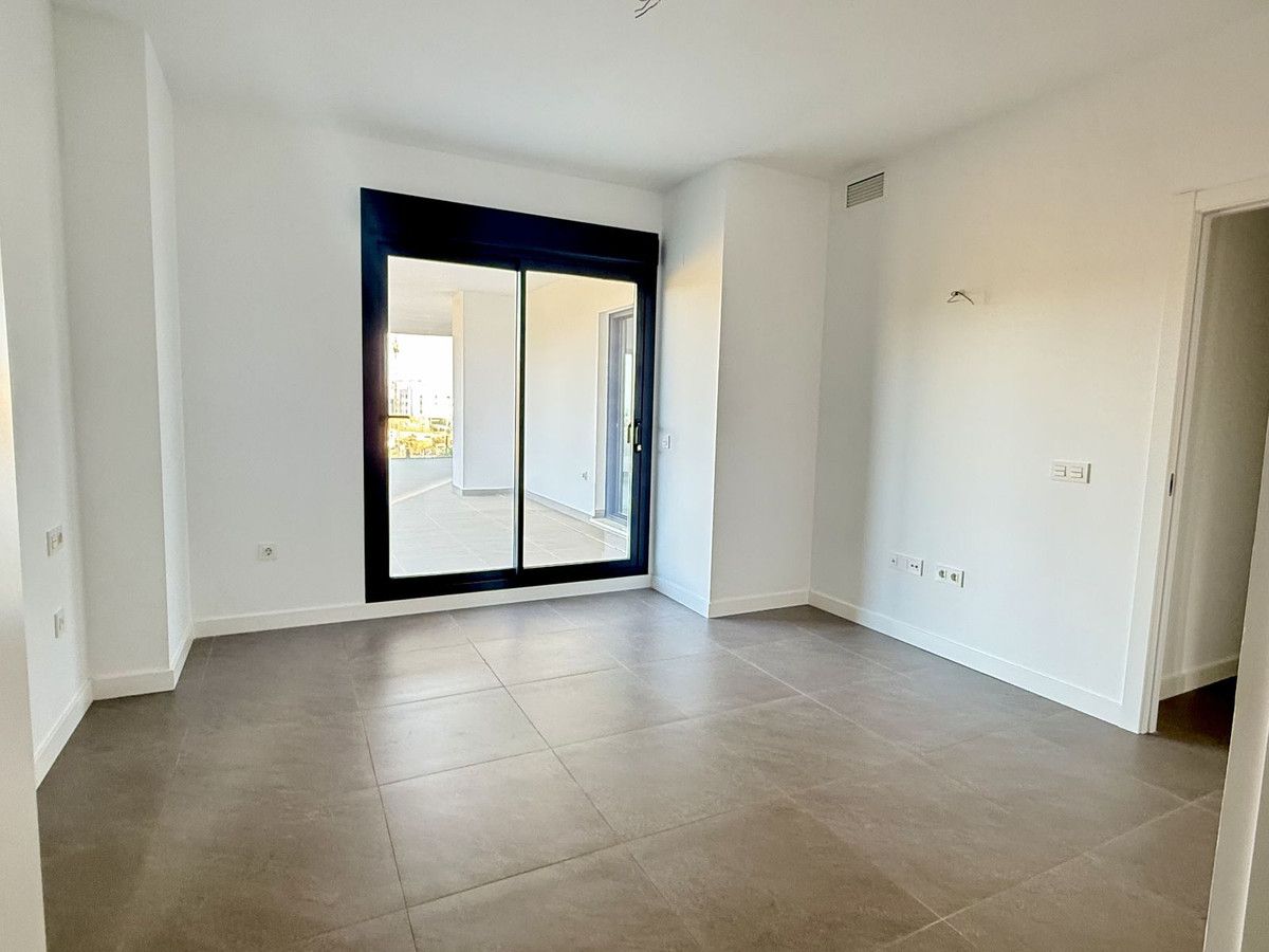 Gelijkvloers appartement in El Faro, El Chaparral, 8/12