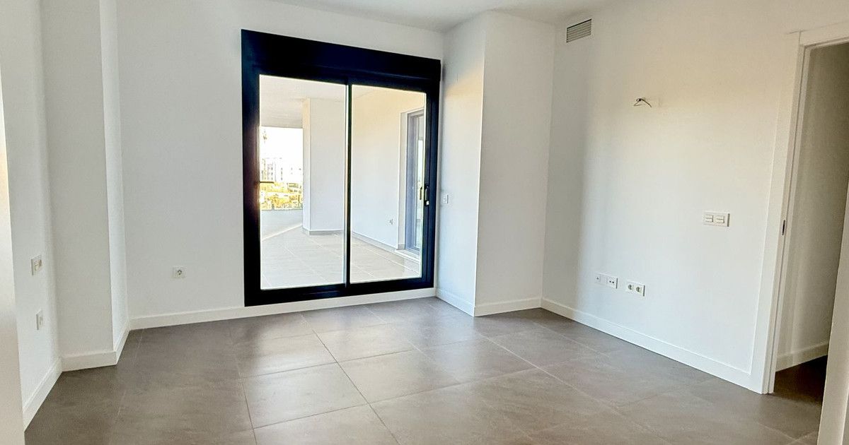 Gelijkvloers appartement in El Faro, El Chaparral, 8/12