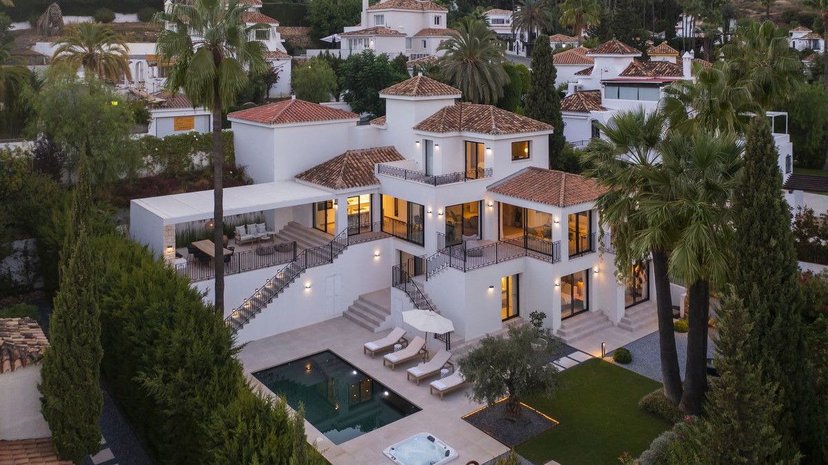Villa in Nueva Andalucia, La Cerquilla, Nueva Andalucia, 1/12