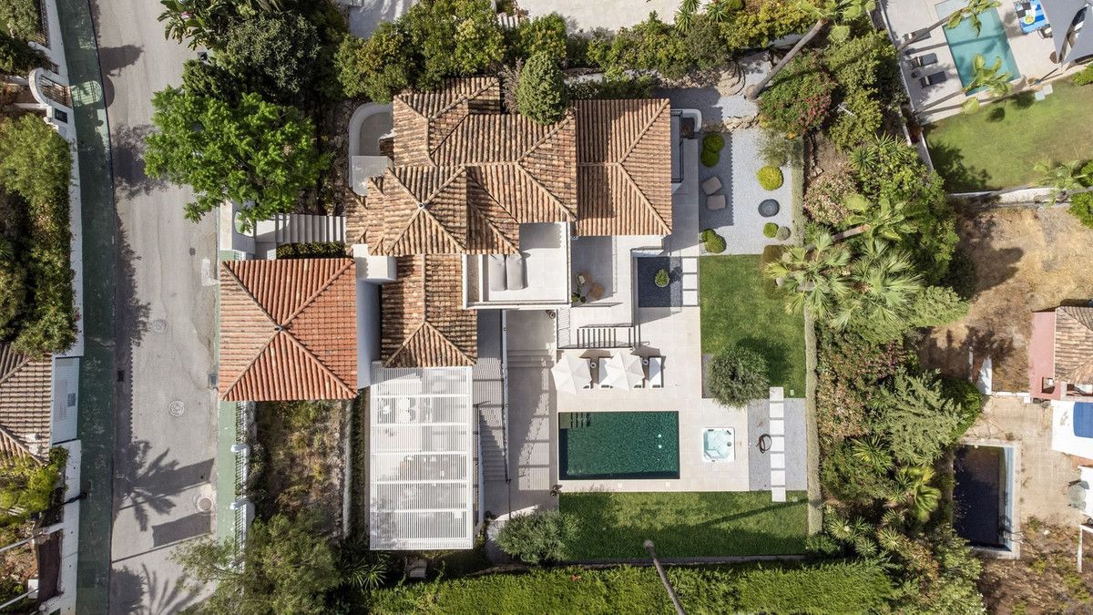 Villa in Nueva Andalucia, La Cerquilla, Nueva Andalucia, 3/12
