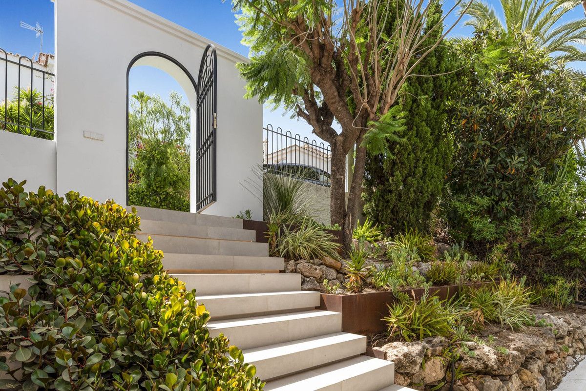 Villa in Nueva Andalucia, La Cerquilla, Nueva Andalucia, 5/12