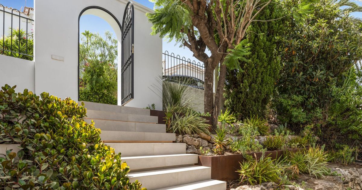 Villa in Nueva Andalucia, La Cerquilla, Nueva Andalucia, 5/12
