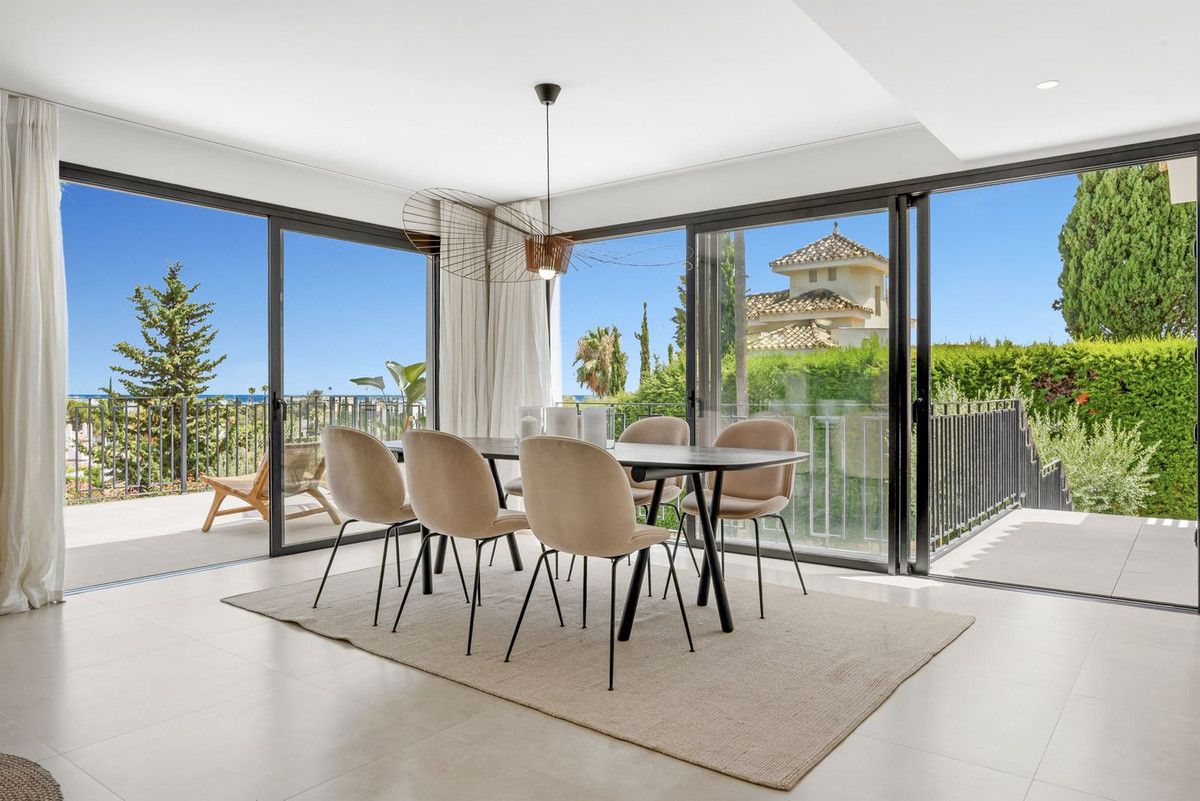 Villa in Nueva Andalucia, La Cerquilla, Nueva Andalucia, 6/12