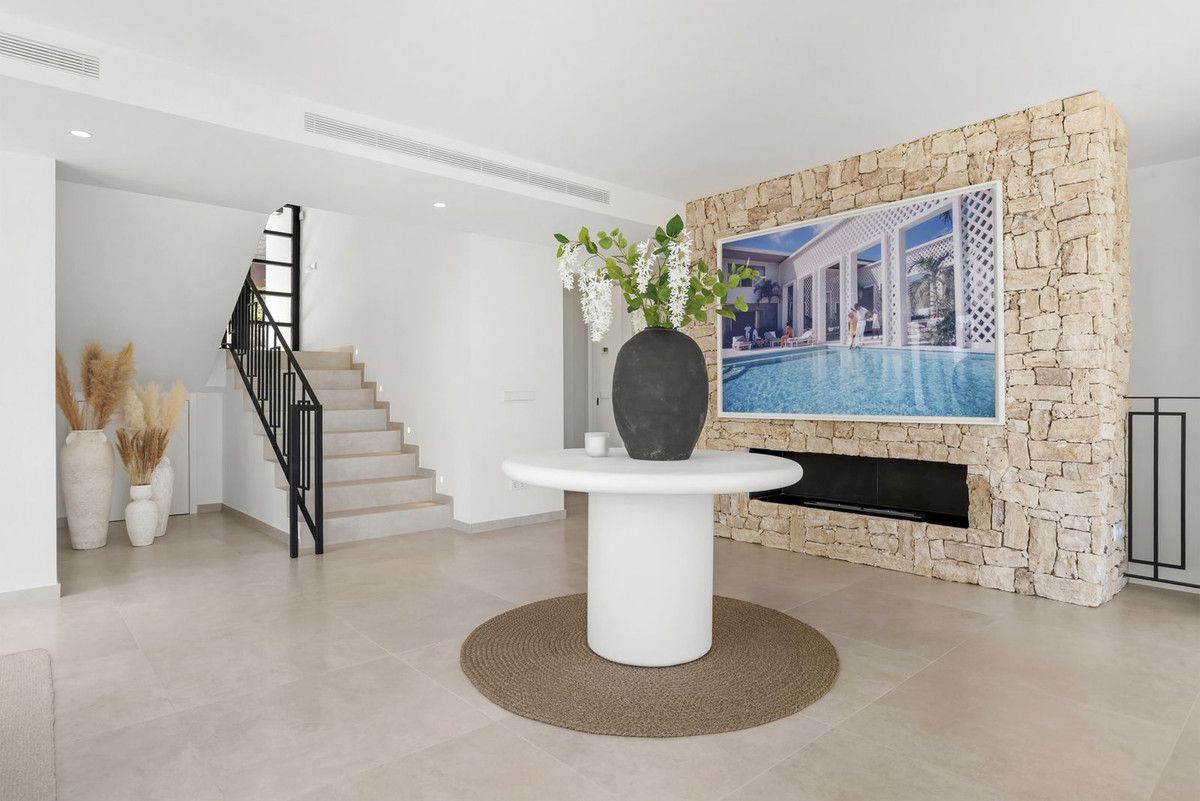 Villa in Nueva Andalucia, La Cerquilla, Nueva Andalucia, 8/12