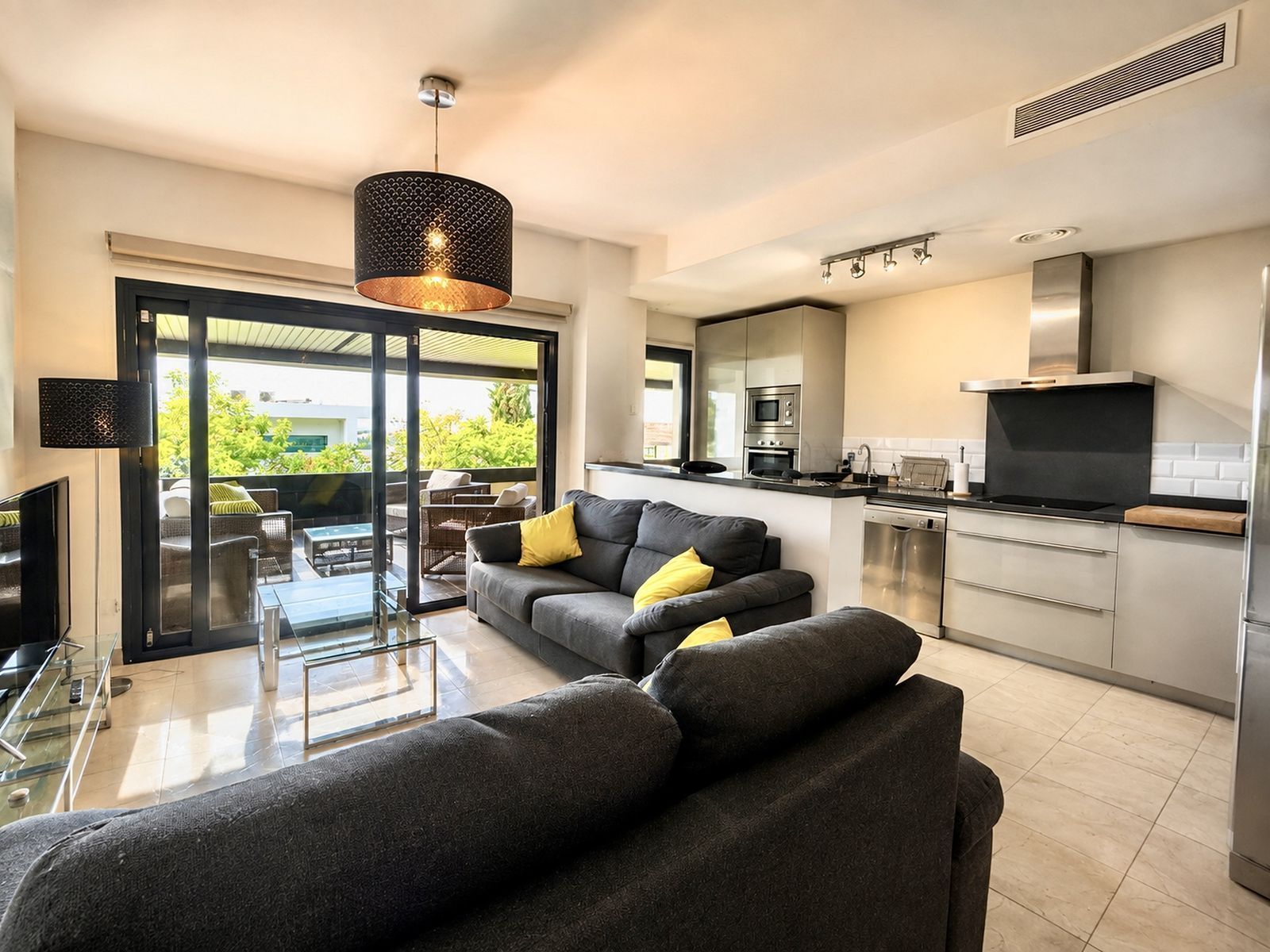 Middle Floor Apartment in Los Flamingos, Los Flamingos, 1/12