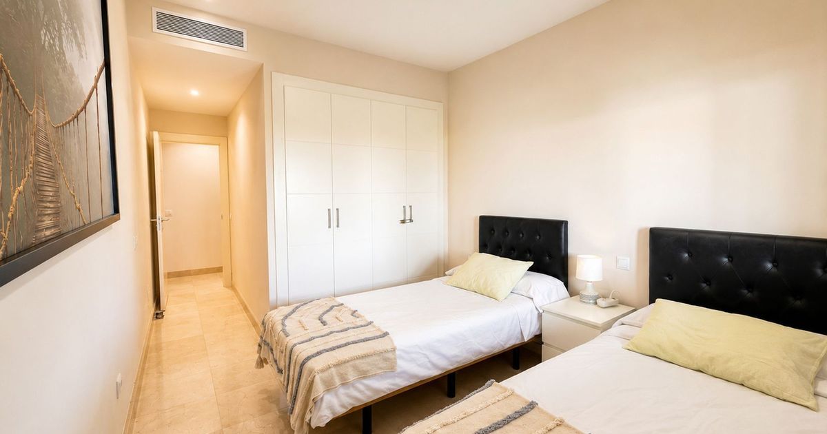 Middle Floor Apartment in Los Flamingos, Los Flamingos, 10/12