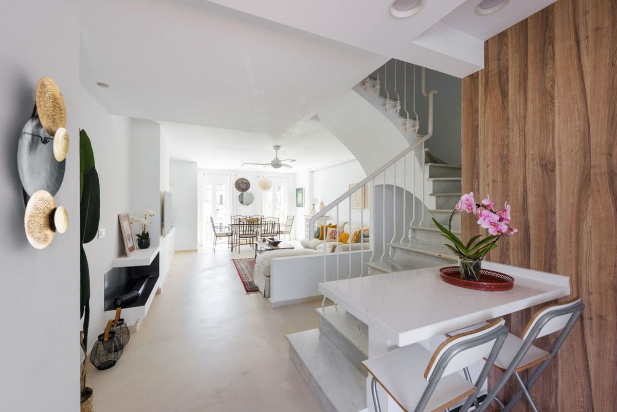 Geschakelde woning in Nueva Andalucía, Nueva Andalucía, 3/12