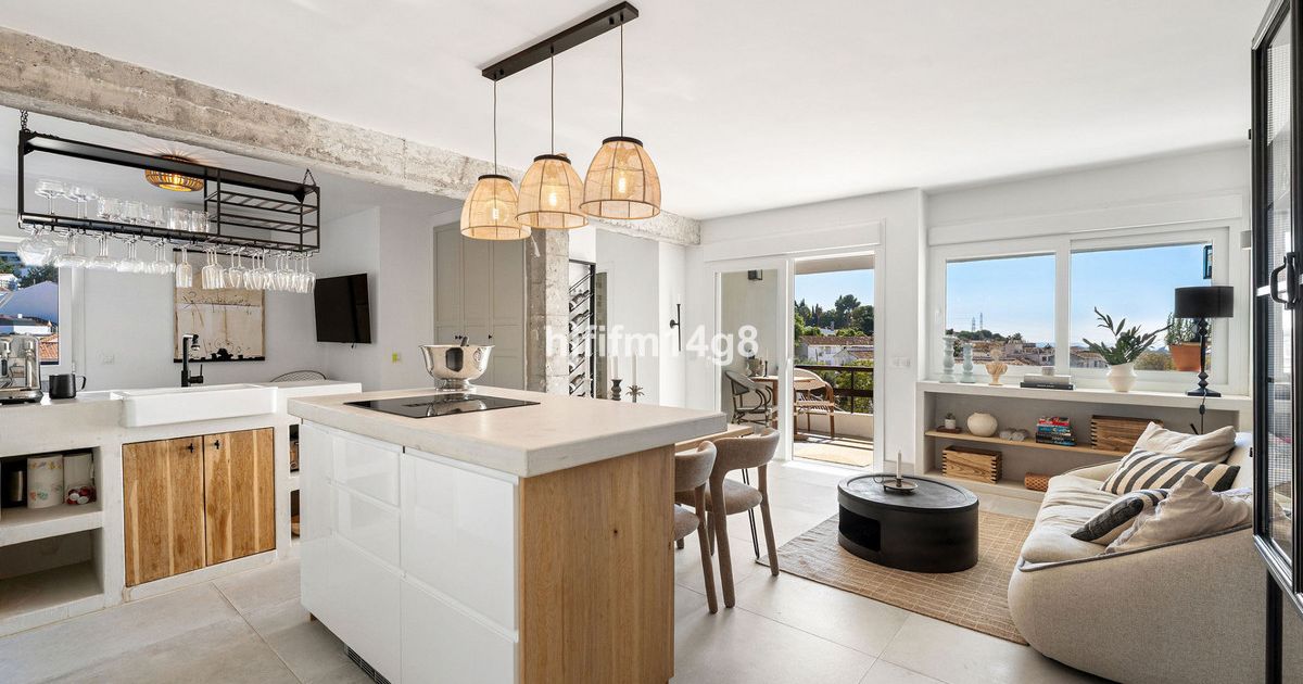 Middle Floor Apartment in La Campana, La Campana, 1/12