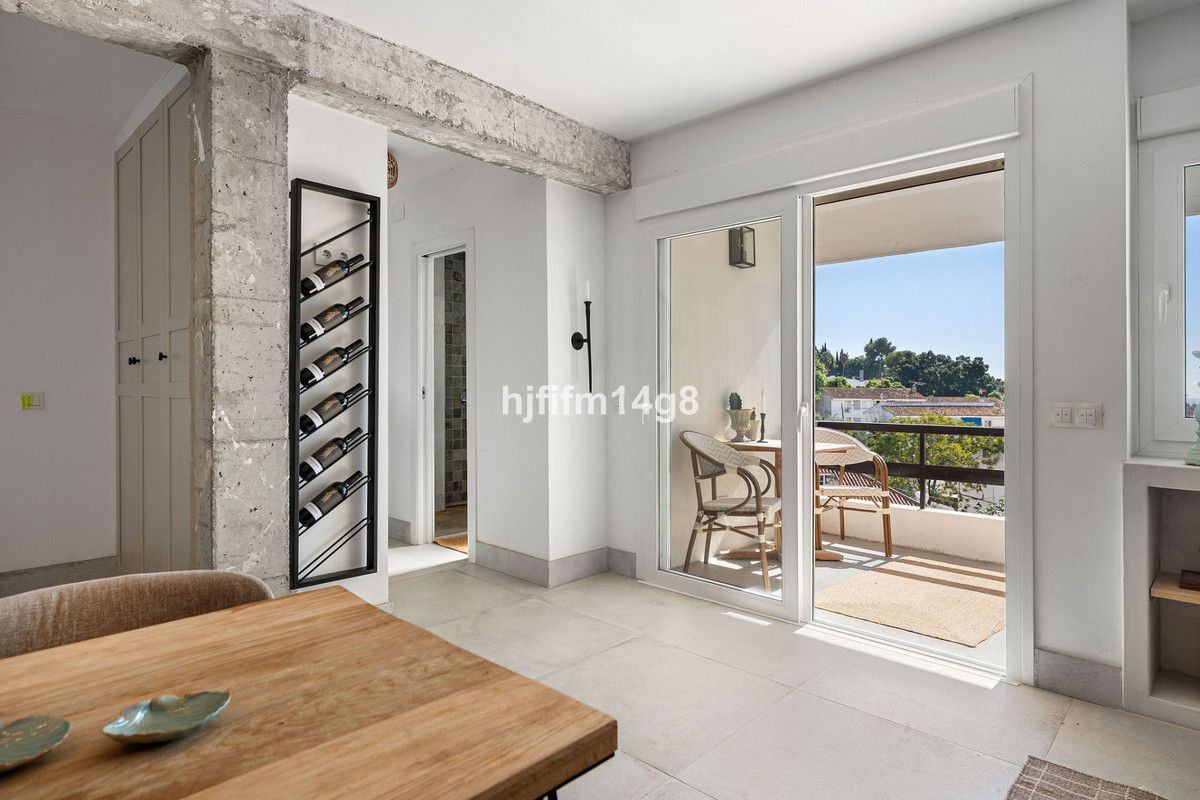 Middle Floor Apartment in La Campana, La Campana, 2/12