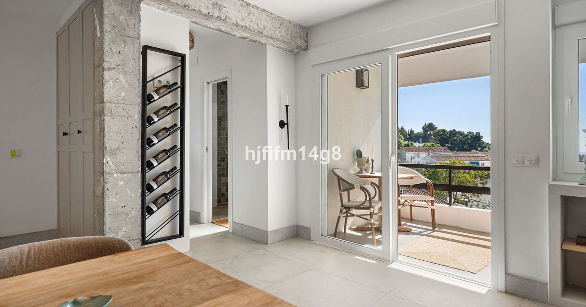 Middle Floor Apartment in La Campana, La Campana, 2/12
