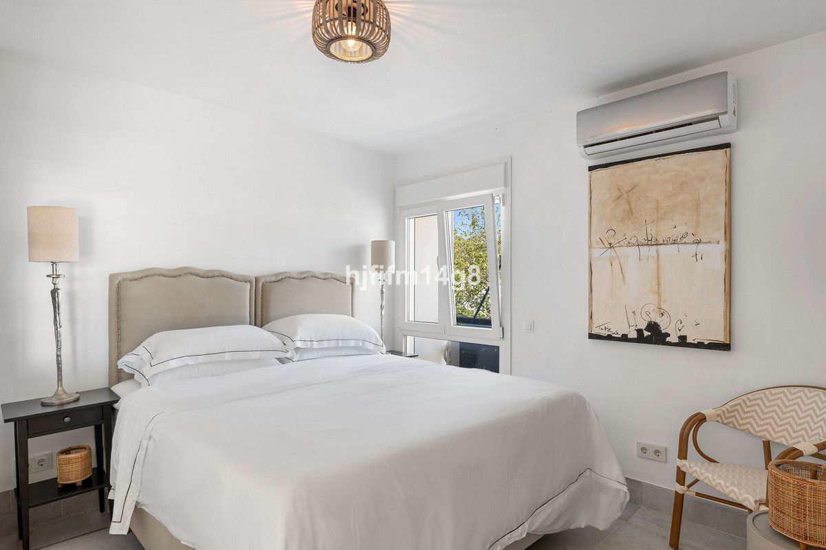 Middle Floor Apartment in La Campana, La Campana, 11/12