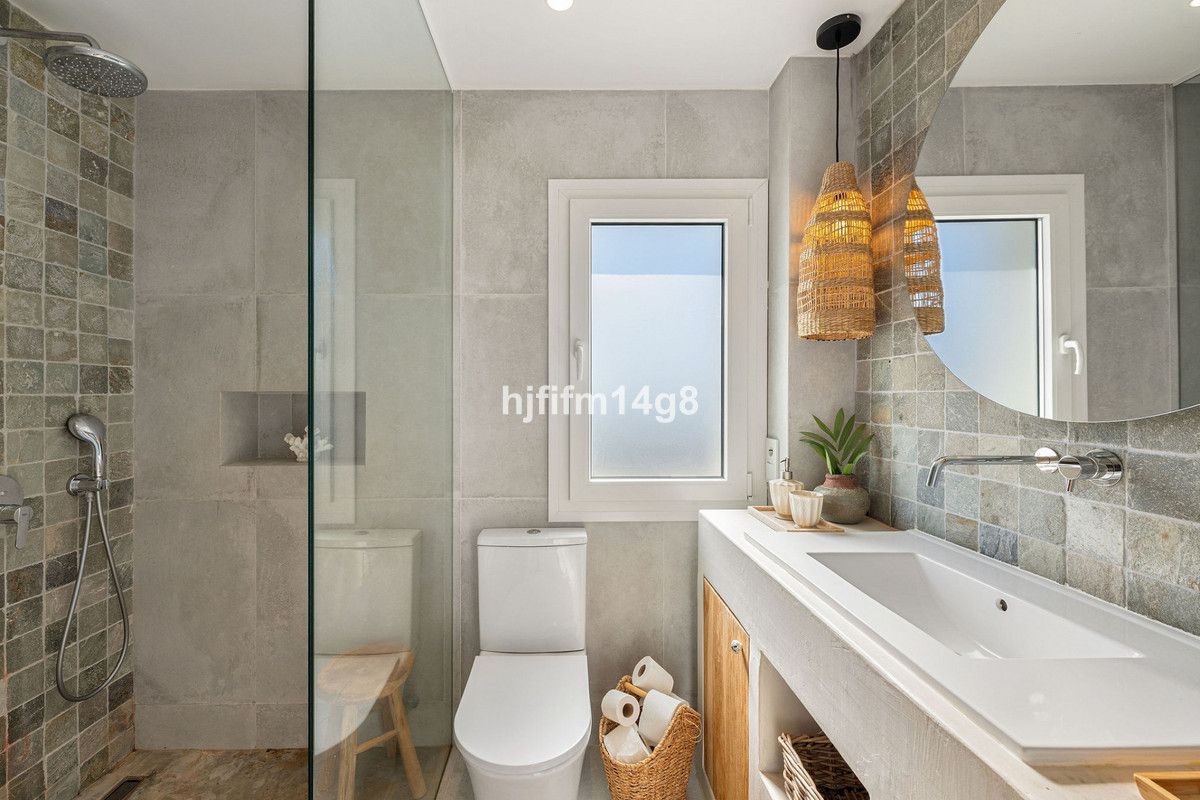 Middle Floor Apartment in La Campana, La Campana, 12/12