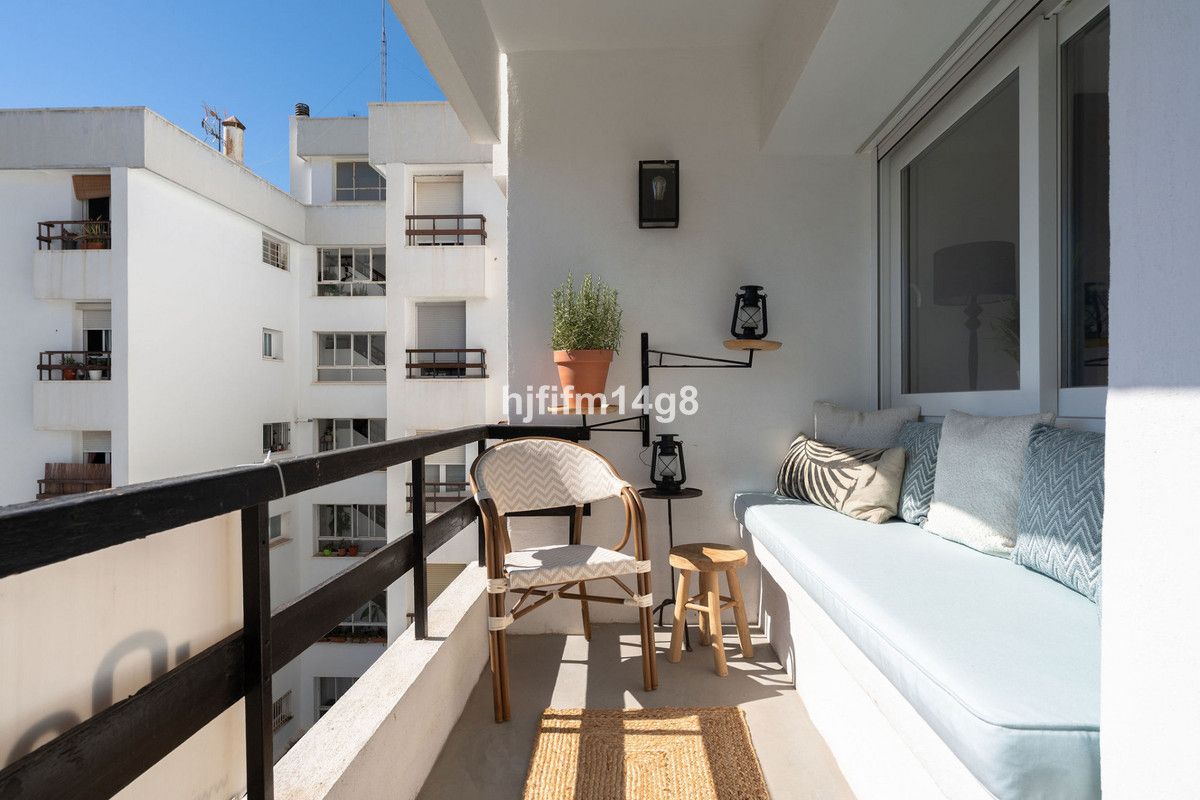 Middle Floor Apartment in La Campana, La Campana, 3/12