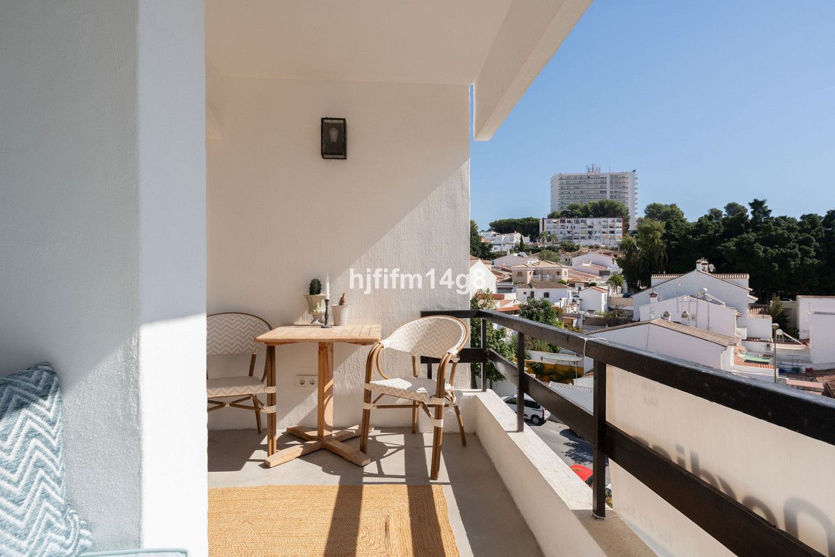 Middle Floor Apartment in La Campana, La Campana, 4/12