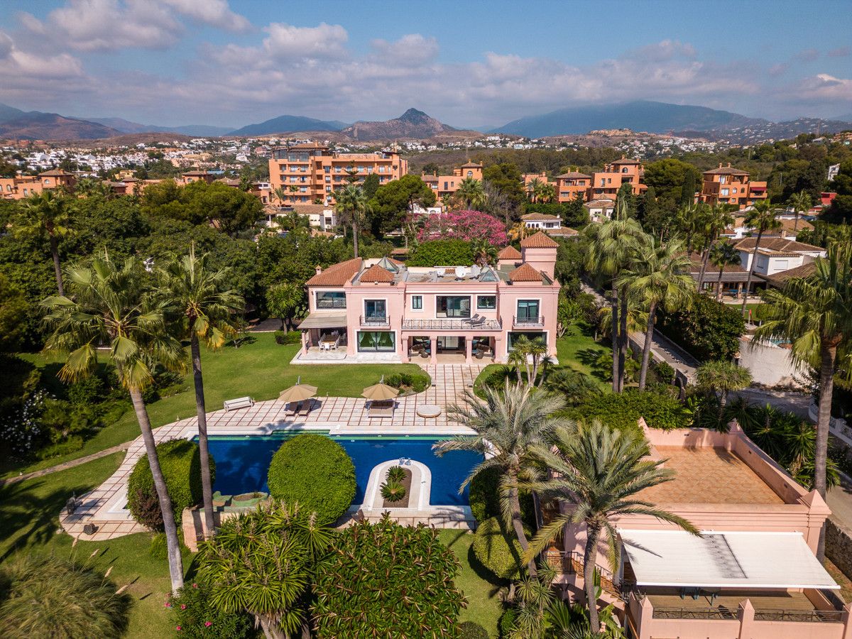 Villa Independiente en Estepona, Estepona, 2/12