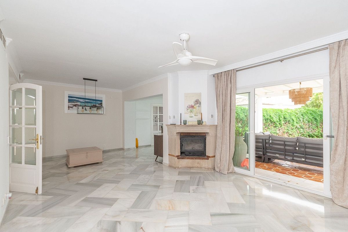 Villa individuelle à Elviria, Elviria, 3/12