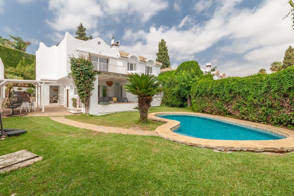 Villa individuelle à Elviria, Elviria, 8/12