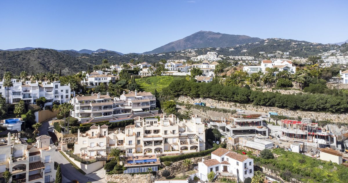 Penthouse in Benahavis, Puerto del Almendro, Benahavis, 7/12