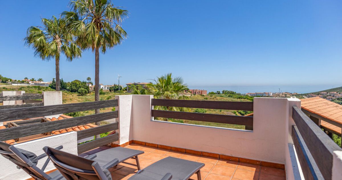 Middle Floor Apartment in La Duquesa, La Duquesa, 1/12