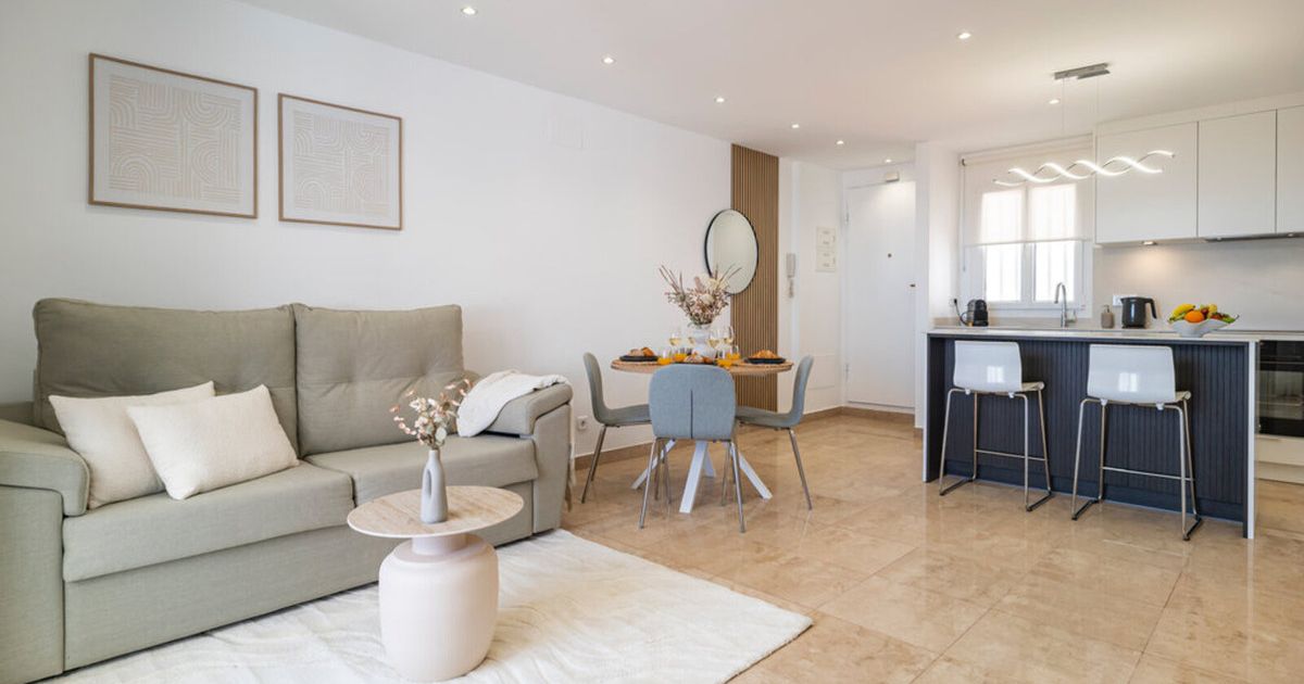 Middle Floor Apartment in La Duquesa, La Duquesa, 4/12