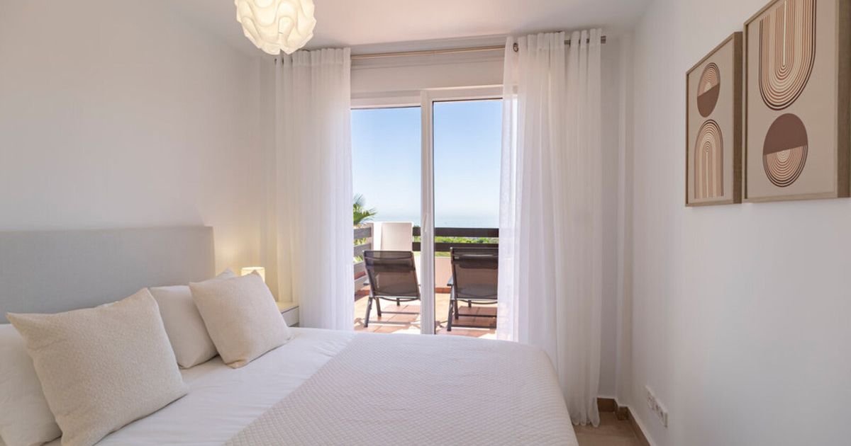 Middle Floor Apartment in La Duquesa, La Duquesa, 10/12