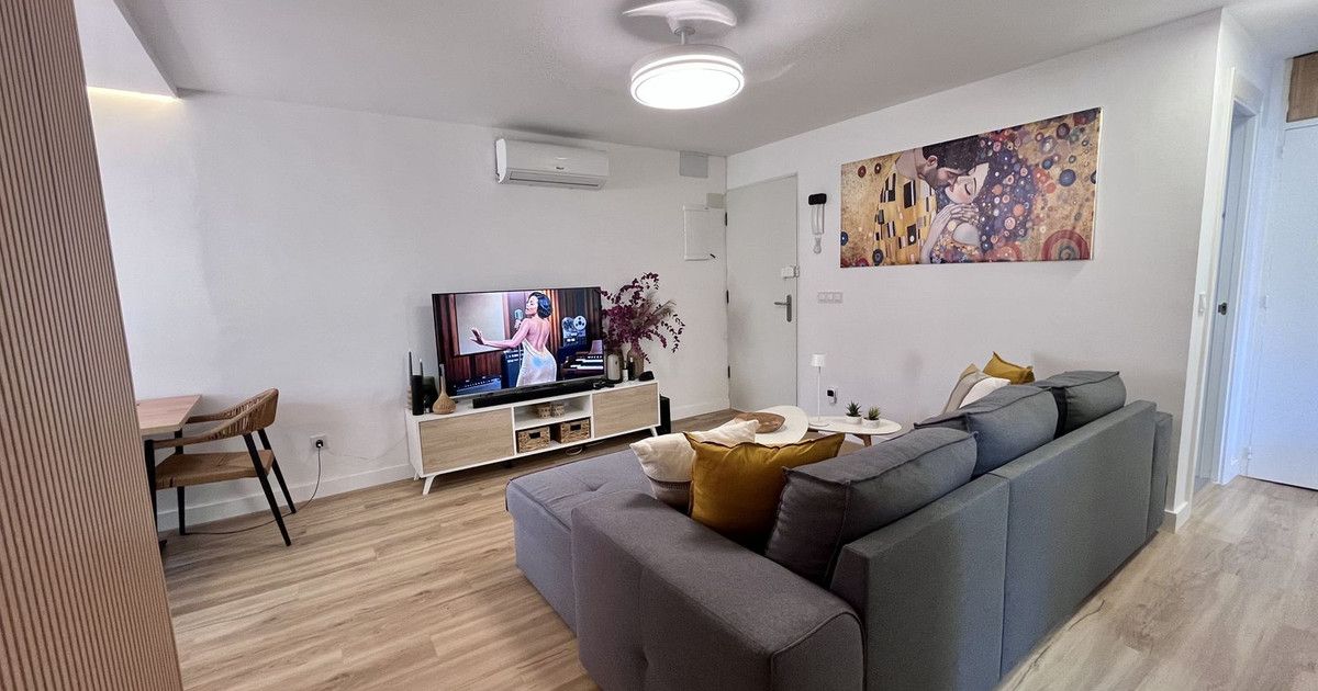 Middle Floor Apartment in Torremolinos, Torremolinos, 11/12
