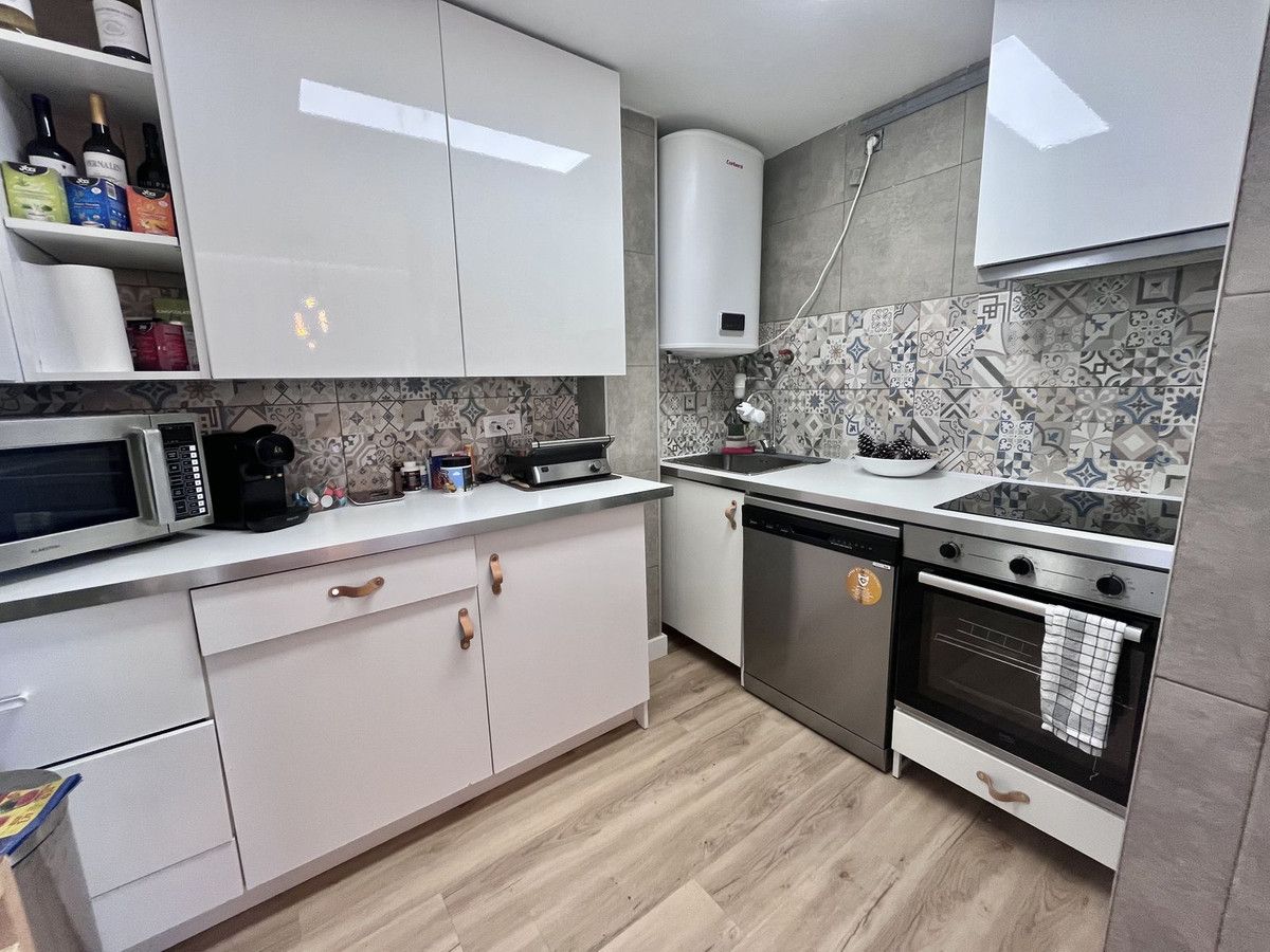 Middle Floor Apartment in Torremolinos, Torremolinos, 3/12