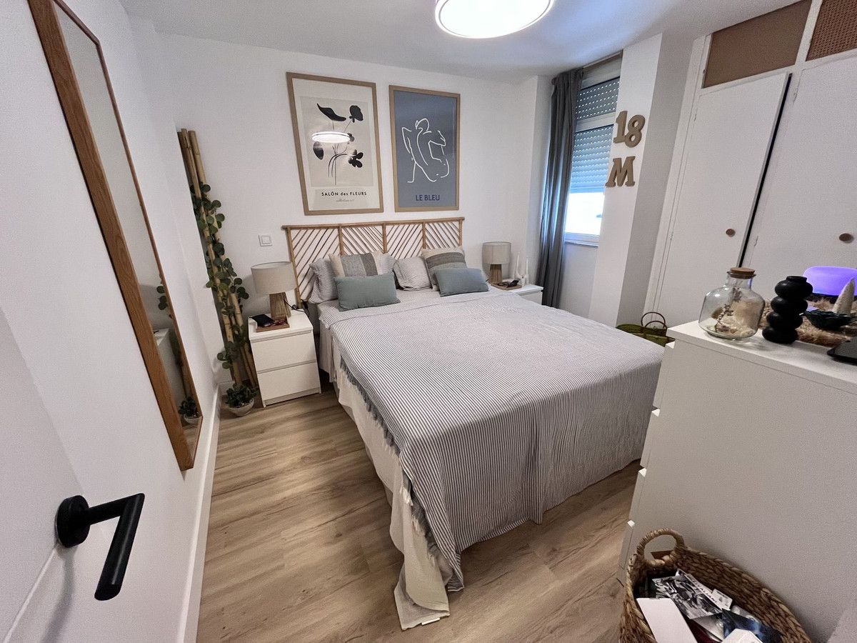Middle Floor Apartment in Torremolinos, Torremolinos, 5/12