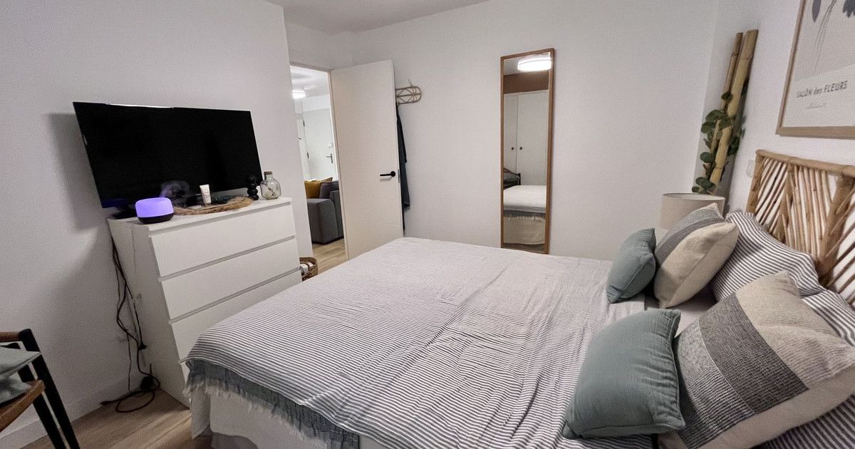 Middle Floor Apartment in Torremolinos, Torremolinos, 6/12