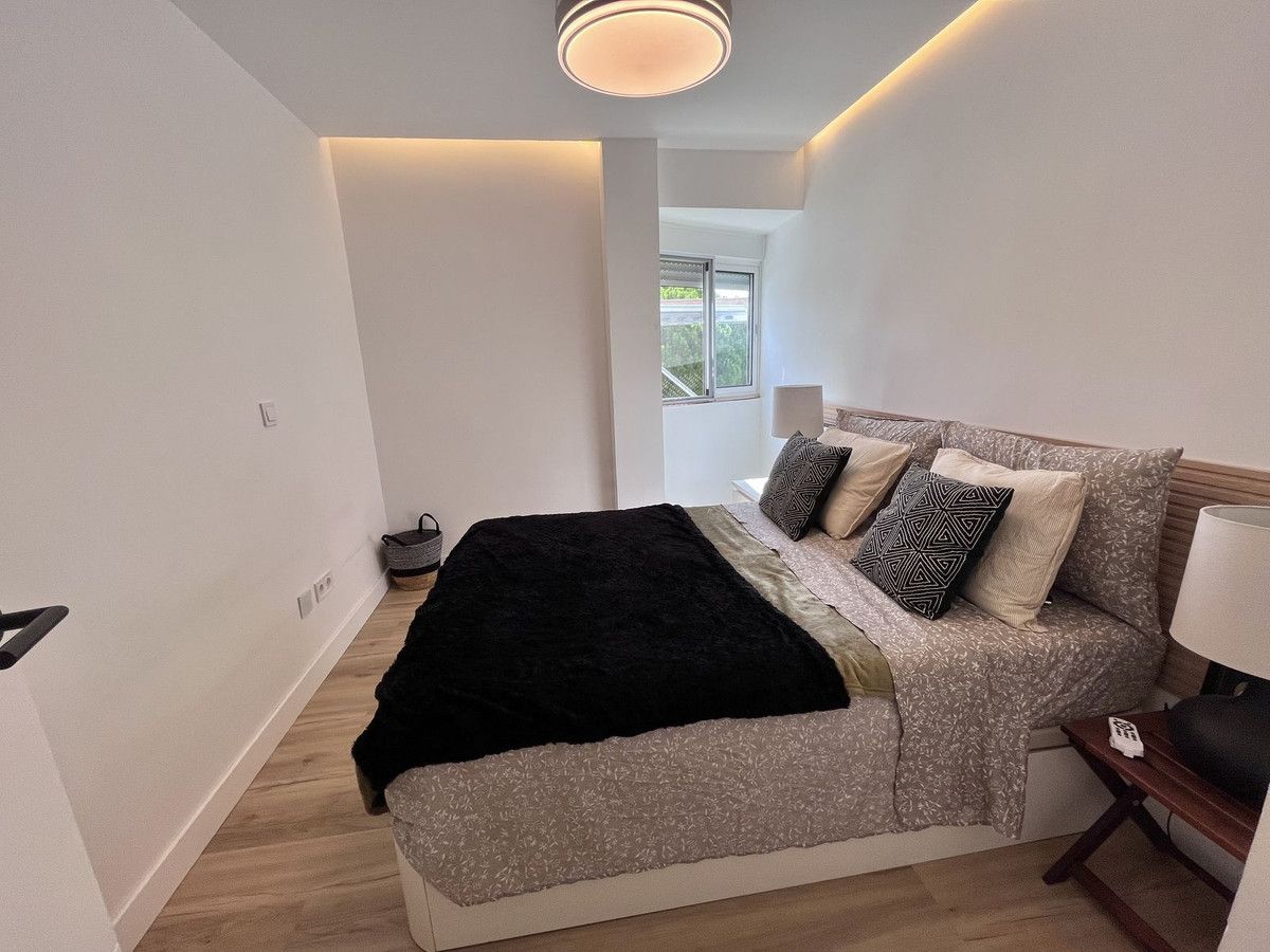 Middle Floor Apartment in Torremolinos, Torremolinos, 8/12