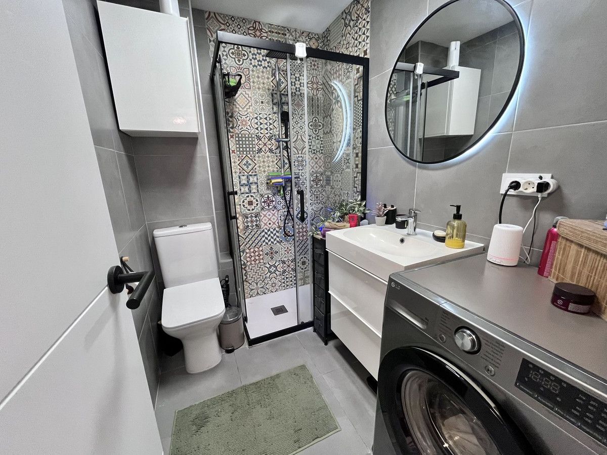 Middle Floor Apartment in Torremolinos, Torremolinos, 10/12