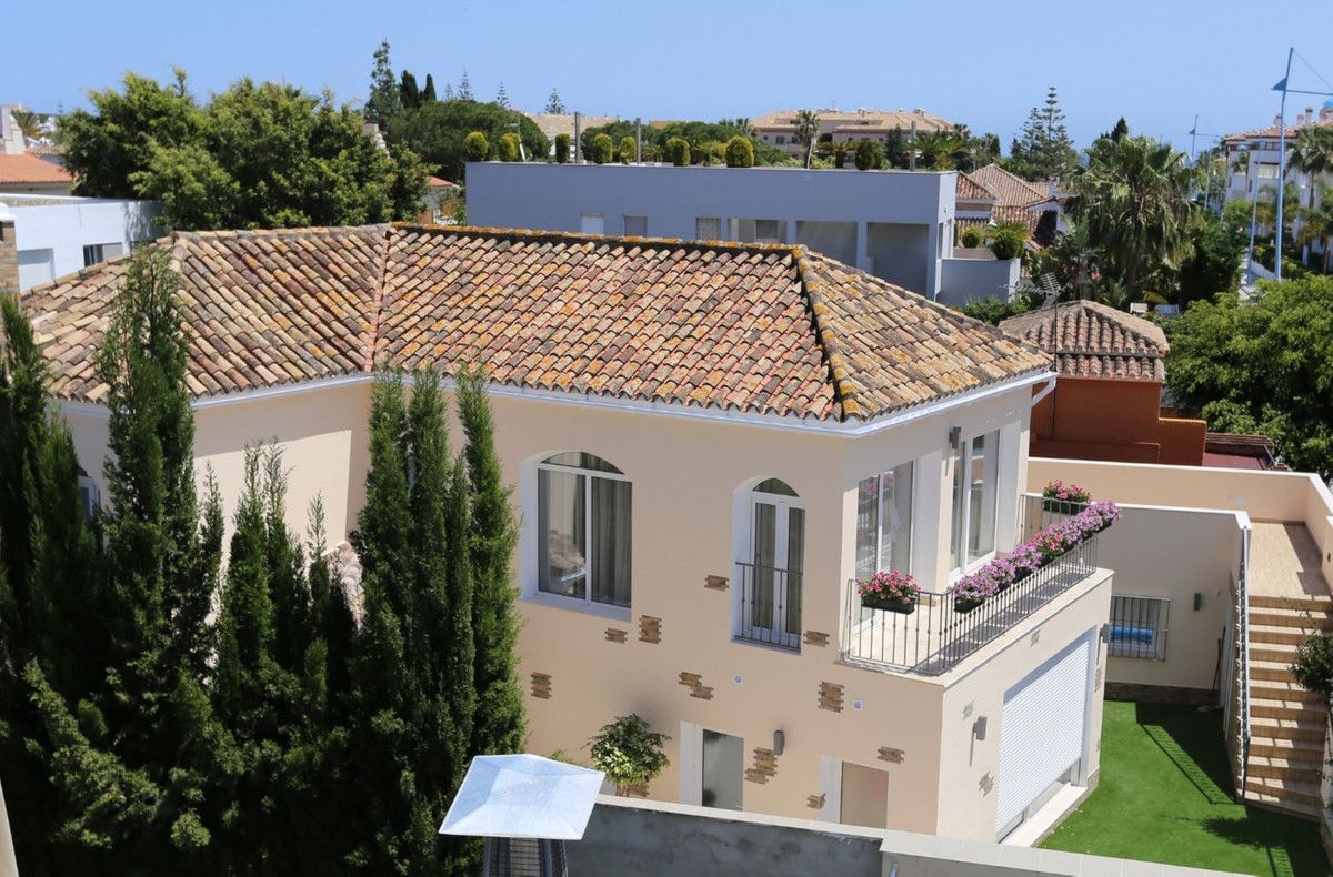 Detached Villa in San Pedro de Alcántara, San Pedro de Alcántara, 7/12