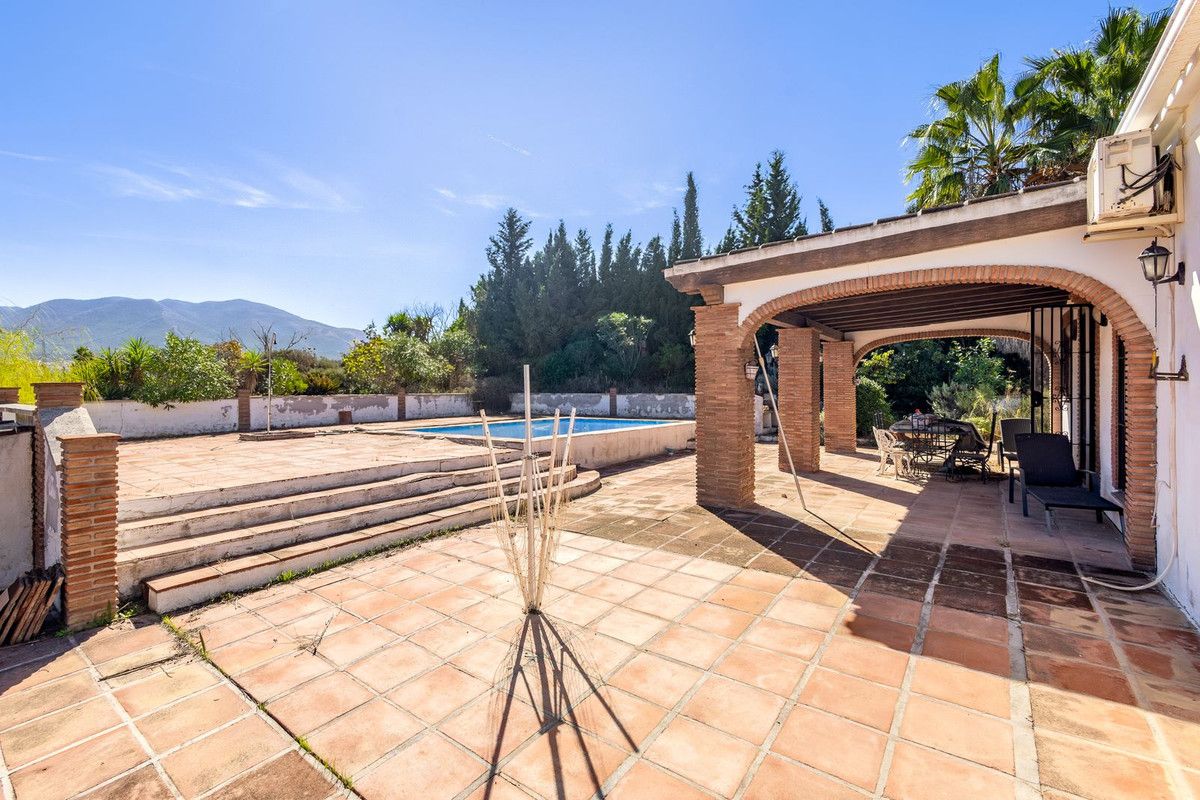 Detached Villa in Coín, Coín, 5/12