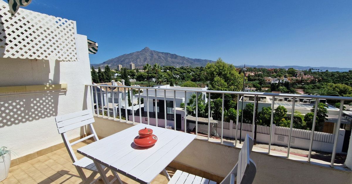 Wohnung in mittlerer Etage in Nueva Andalucía, Nueva Andalucía, 1/12